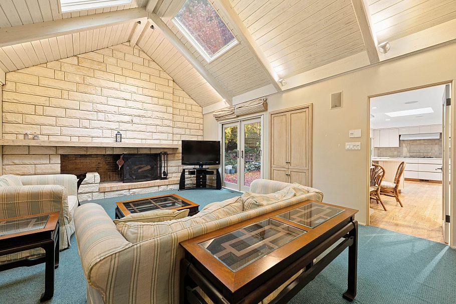 3535 W 47th Avenue Vancouver, BC - 1