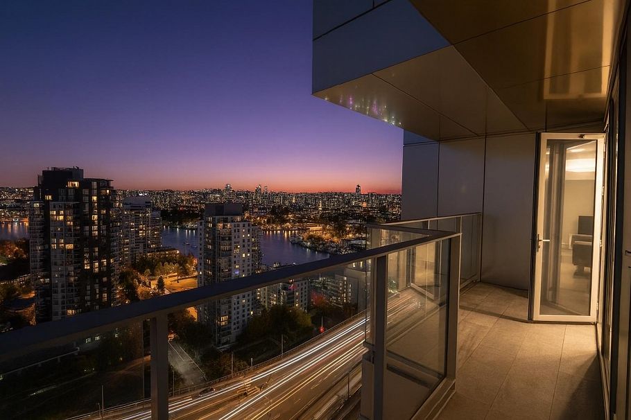 3209 1480 Howe Street Vancouver, BC - 3