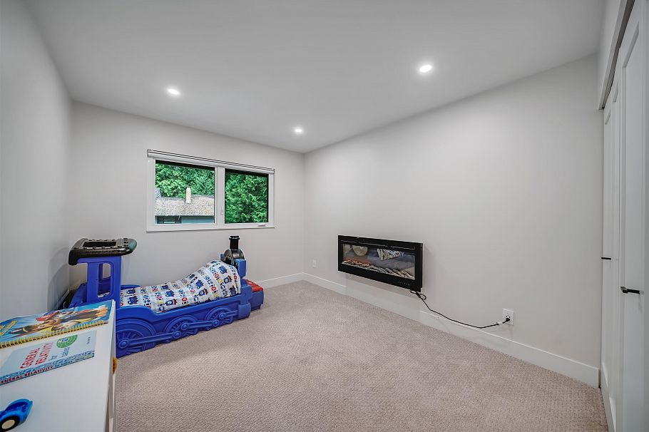 867 Frederick Road North Vancouver, BC - 20