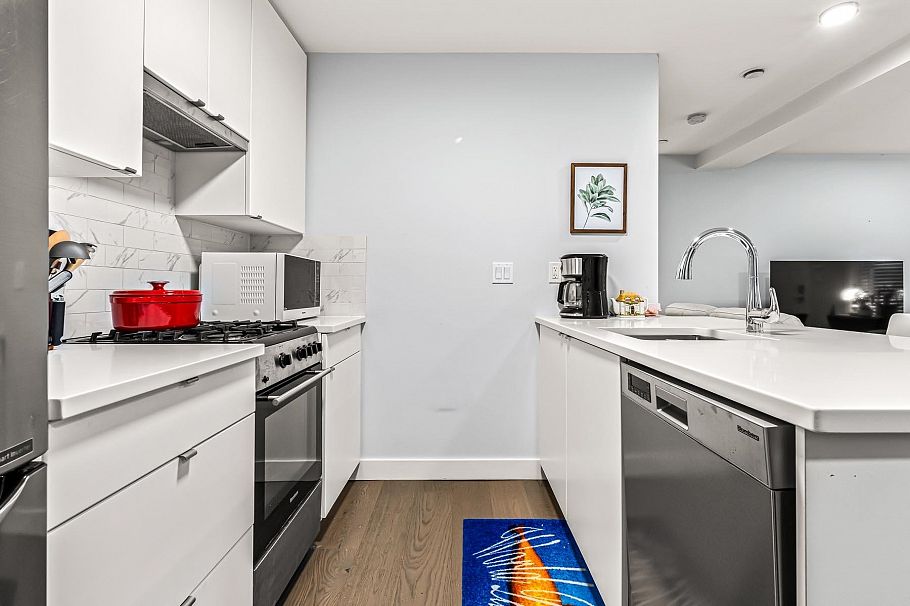 437 Vernon Drive Vancouver, BC - 30