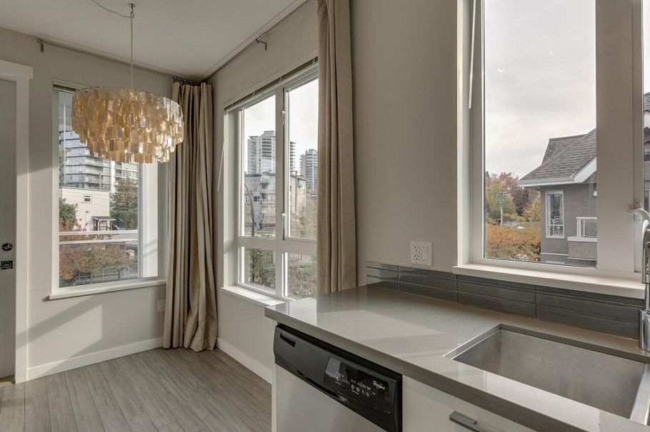 307 217 W 8th Street North Vancouver, BC - 16
