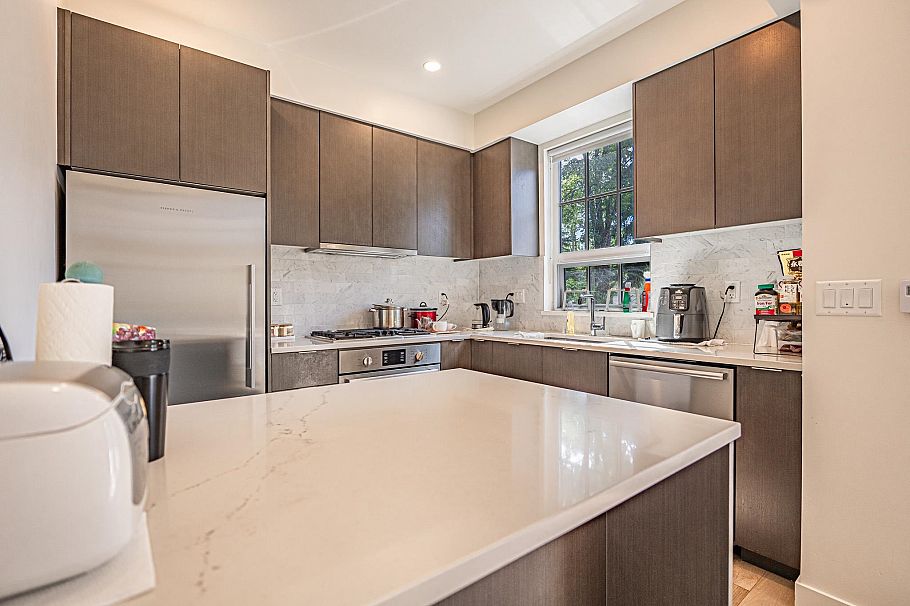 7903 Oak Street Vancouver, BC - 8