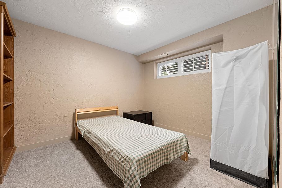 3535 W 47th Avenue Vancouver, BC - 32