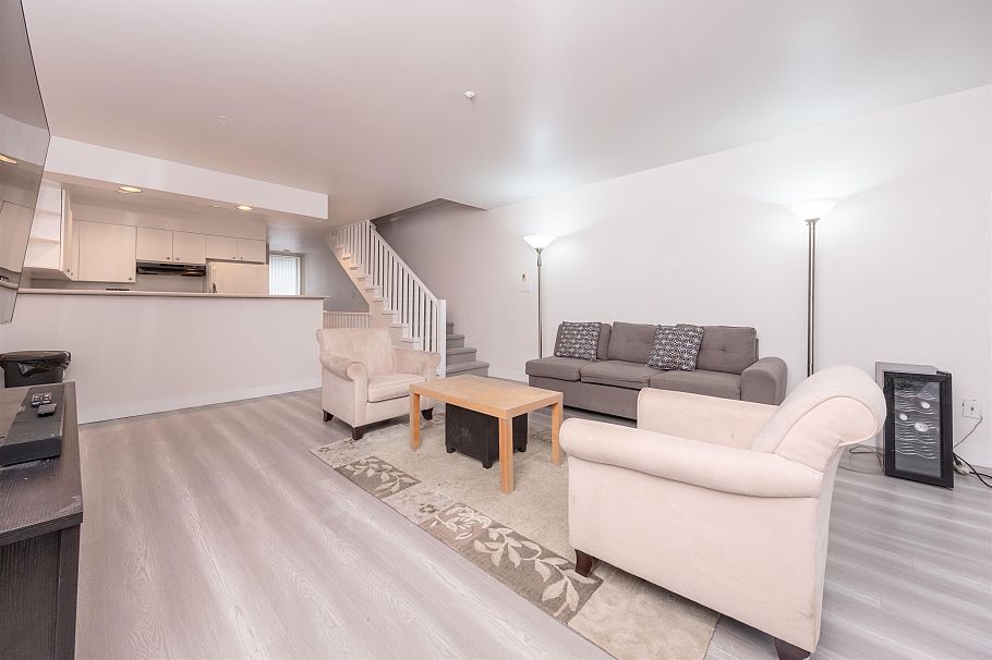 3371 Fieldstone Avenue Vancouver, BC - 4