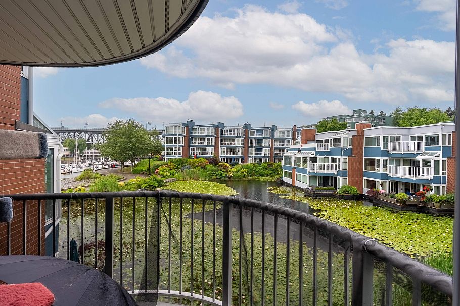 1596 Island Park Walk Vancouver, BC - 21