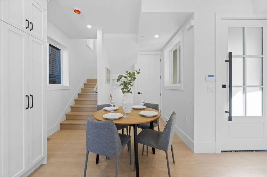 2 2447 E 41st Avenue Vancouver, BC - 8