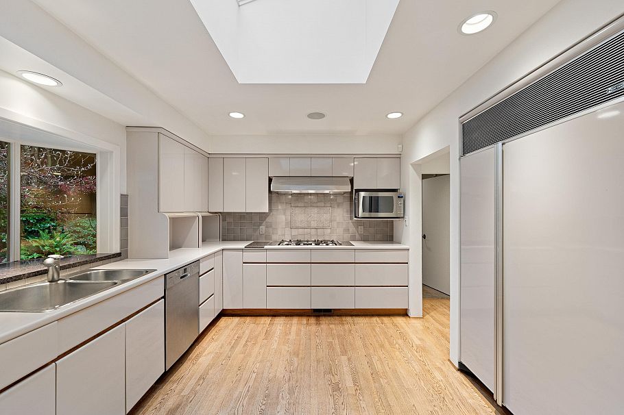 3535 W 47th Avenue Vancouver, BC - 13