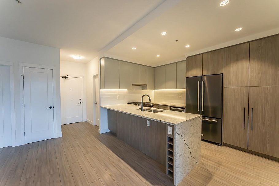 202 2408 Grant Street Vancouver, BC - 6