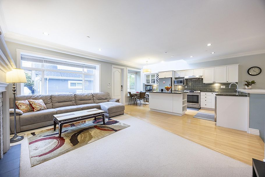 4203 W 14th Avenue Vancouver, BC - 17