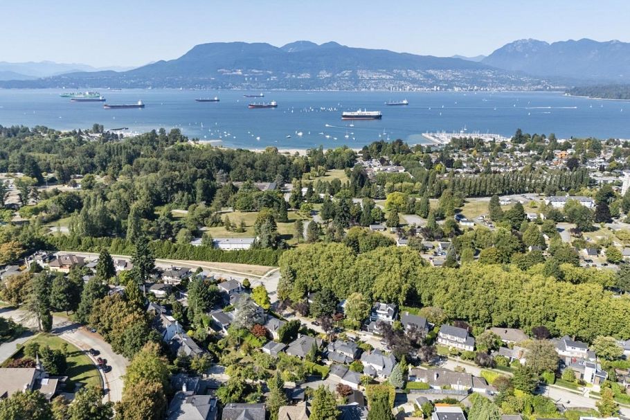 2533 Wallace Crescent Vancouver, BC - 39