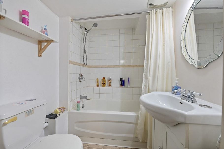 31 W 11th Avenue Vancouver, BC - 36