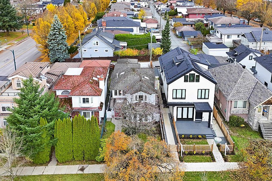 2915 Charles Street Vancouver, BC - 33