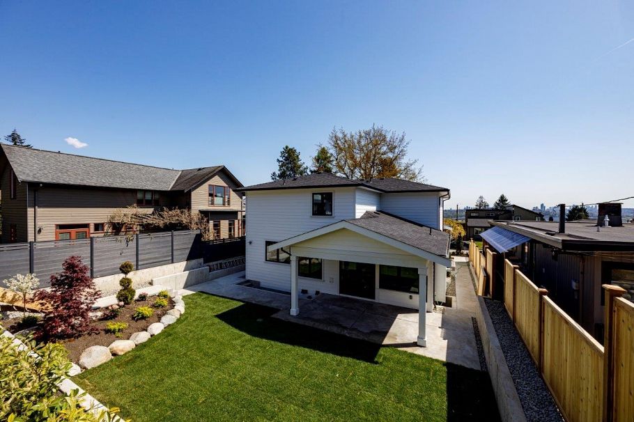 1028 Calverhall Street North Vancouver, BC - 39