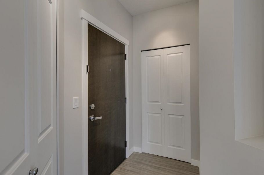 307 217 W 8th Street North Vancouver, BC - 9