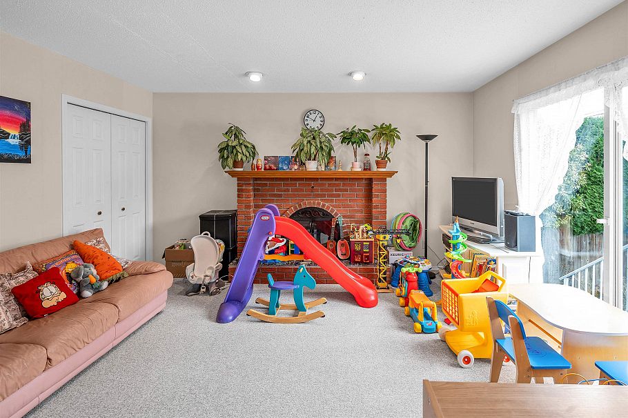 3863 W 30th Avenue Vancouver, BC - 3