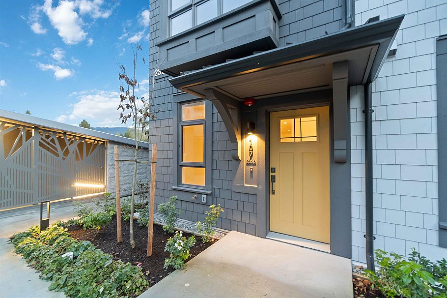 107 2320 Emery Court North Vancouver, BC - 1