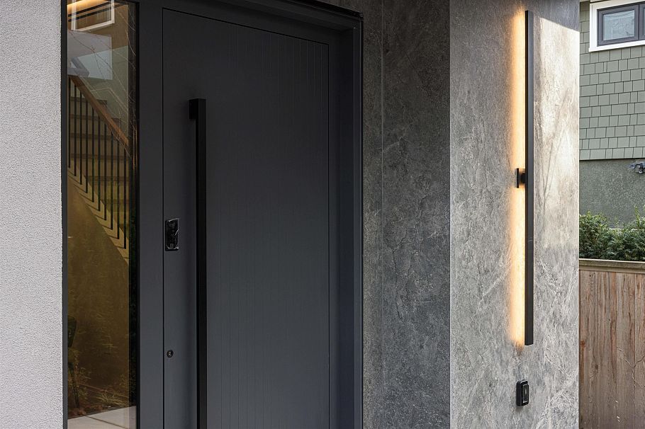 1183 W 33rd Avenue Vancouver, BC - 2