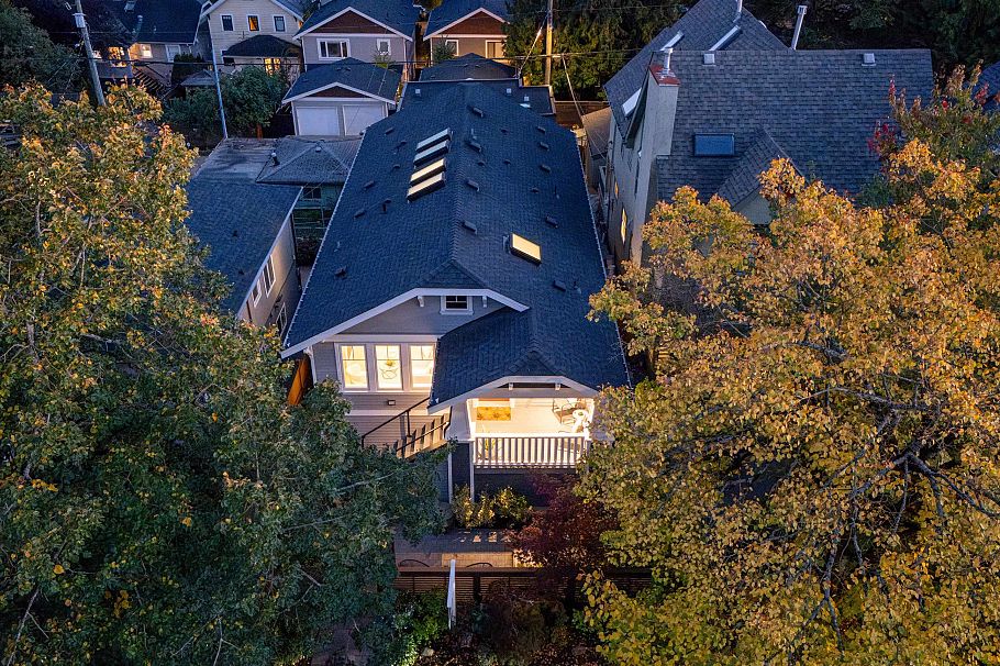 2058 E 5th Avenue Vancouver, BC - 24