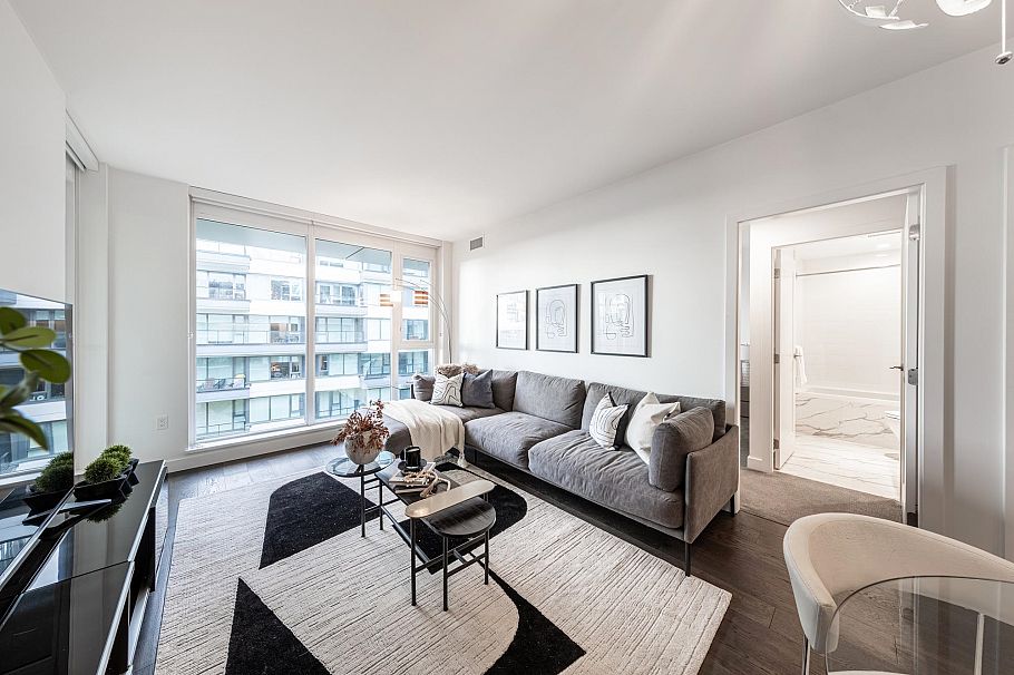 902 3331 No. 3 Road Richmond, BC - 3