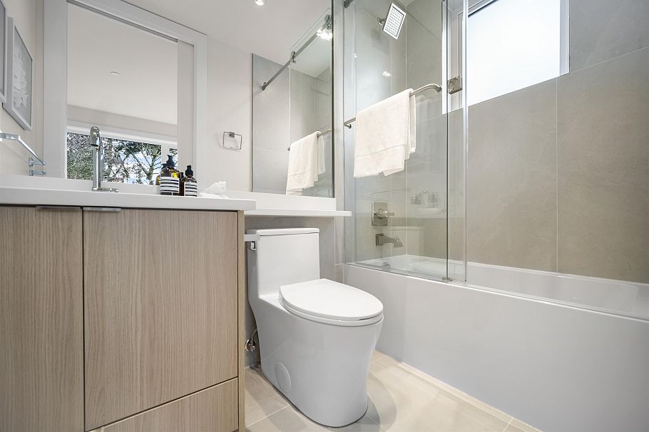 4681 Argyle Street Vancouver, BC - 11