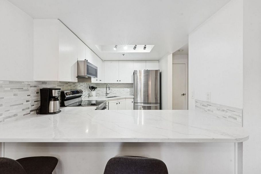 1A 1048 E 7th Avenue Vancouver, BC - 9