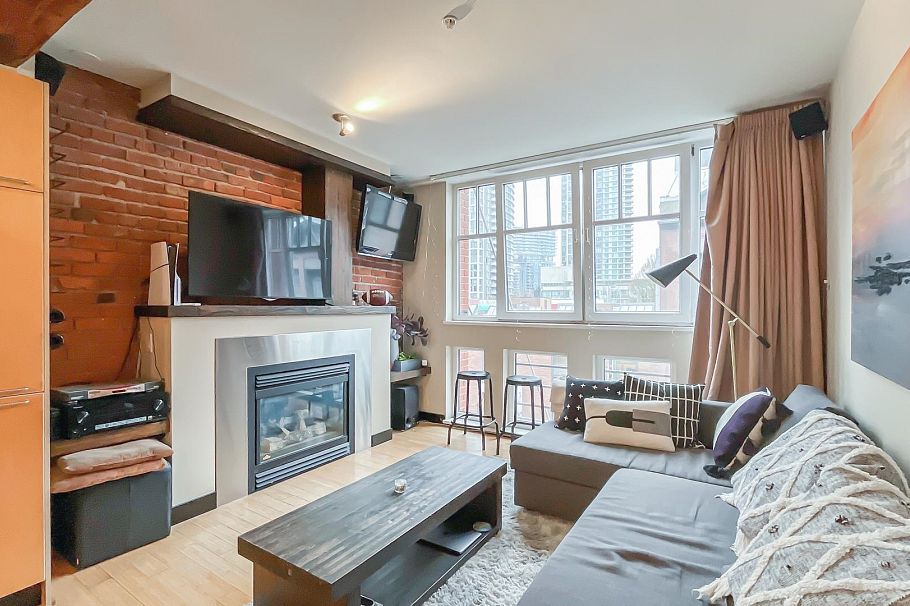 306 1072 Hamilton Street Vancouver, BC - 5