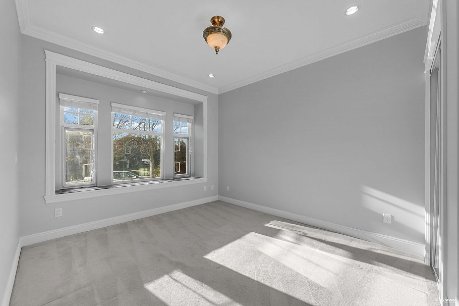 3311 E 44th Avenue Vancouver, BC - 6