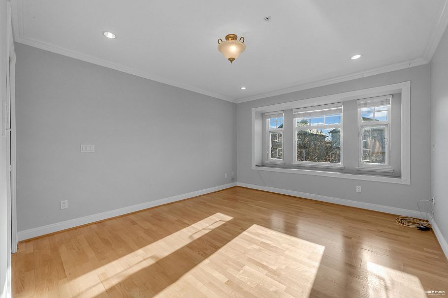 3311 E 44th Avenue Vancouver, BC - 12