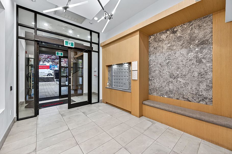 205 7928 Yukon Street Vancouver, BC - 5