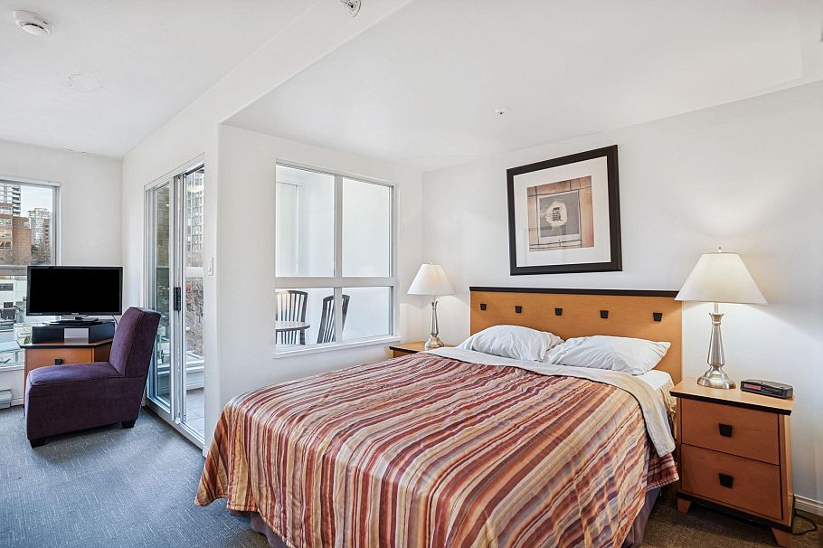 703 910 Beach Avenue Vancouver, BC - 4