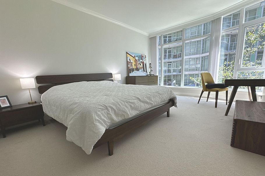 202 185 Victory Ship Way North Vancouver, BC - 9