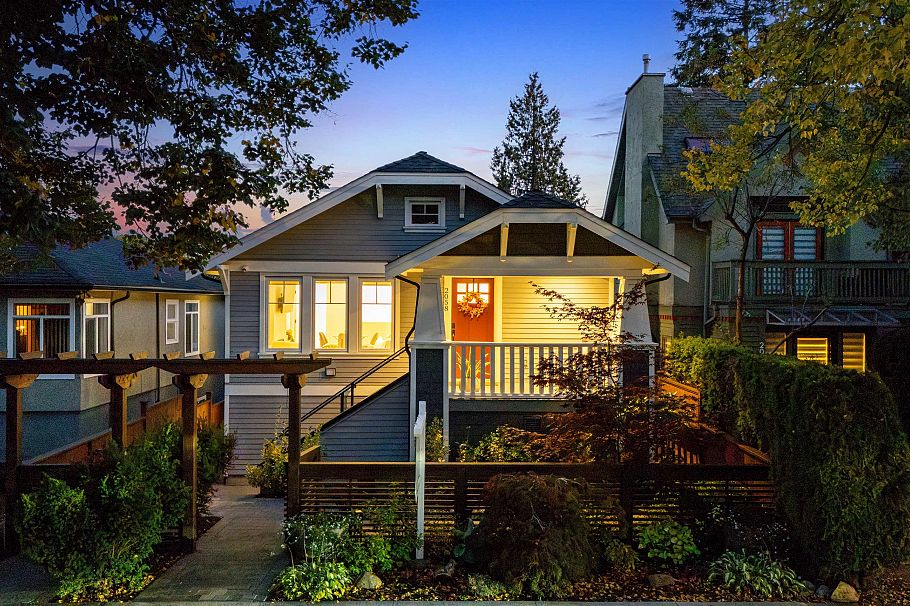 2058 E 5th Avenue Vancouver, BC - 22