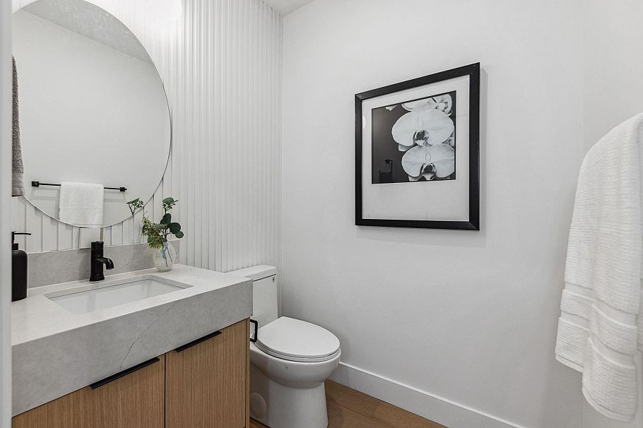 3381 Victoria Drive Vancouver, BC - 33