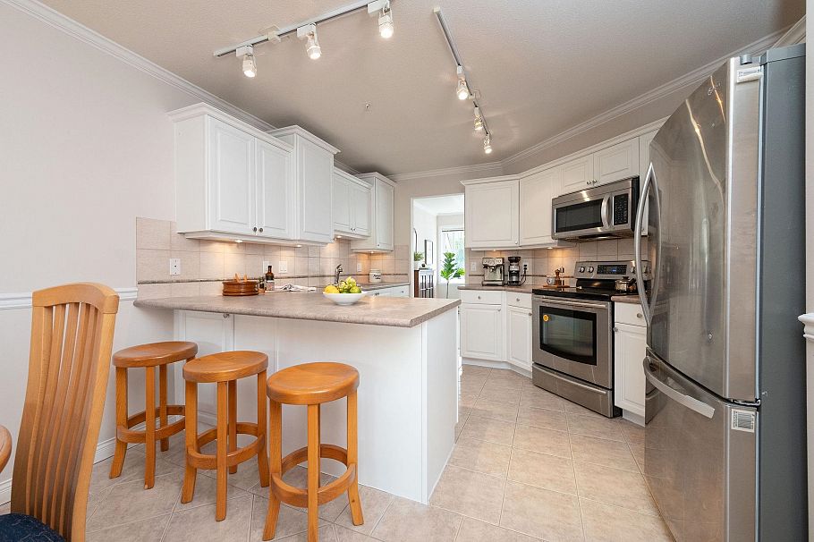 651 St. Andrews Avenue North Vancouver, BC - 10