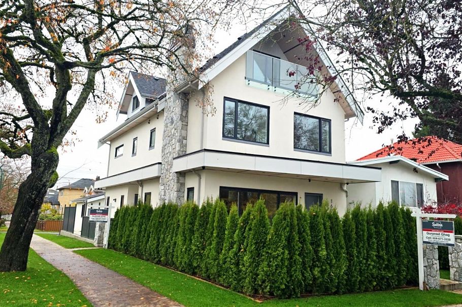 4681 Argyle Street Vancouver, BC - 5