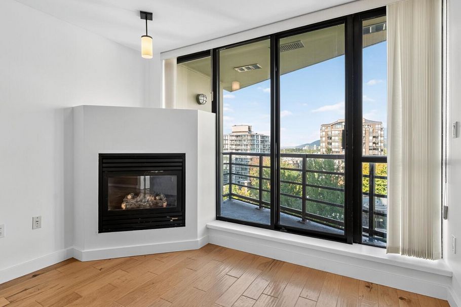 907 124 W 1st Street North Vancouver, BC - 4