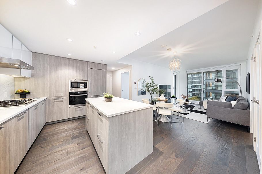 902 3331 No. 3 Road Richmond, BC - 13