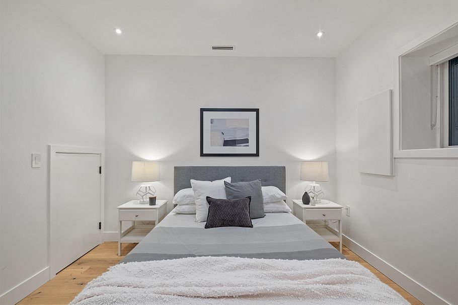 2058 E 5th Avenue Vancouver, BC - 15