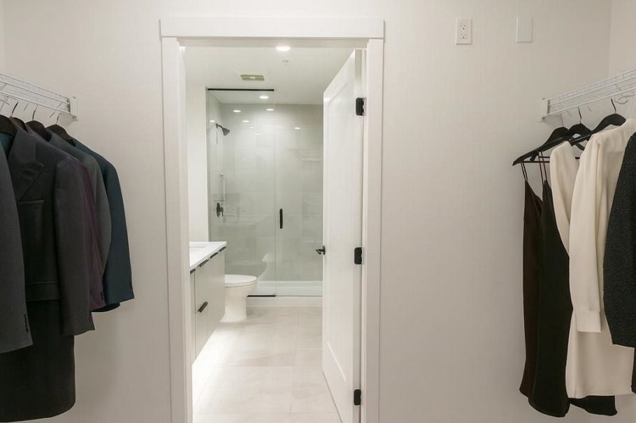 202 2408 Grant Street Vancouver, BC - 13