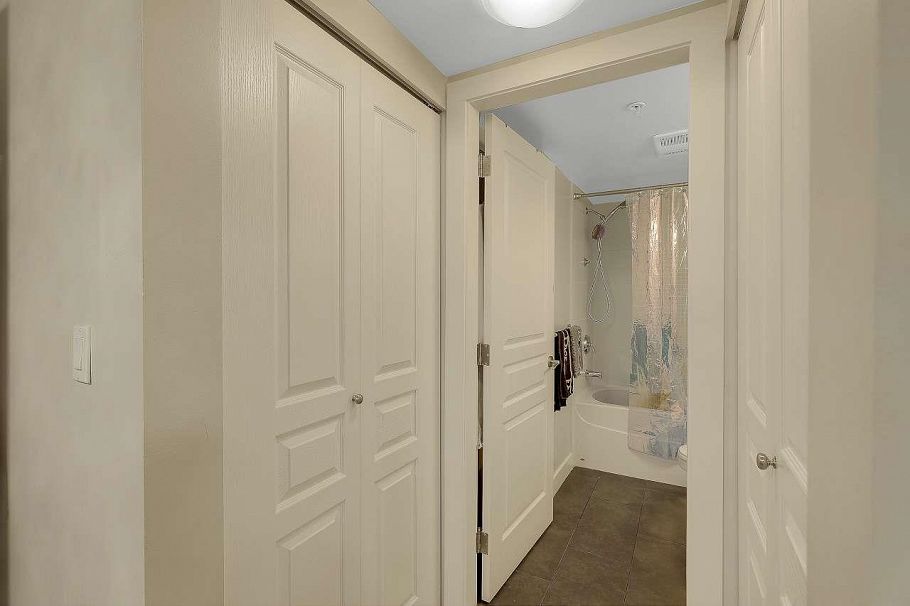 320 4550 Fraser Street Vancouver, BC - 21