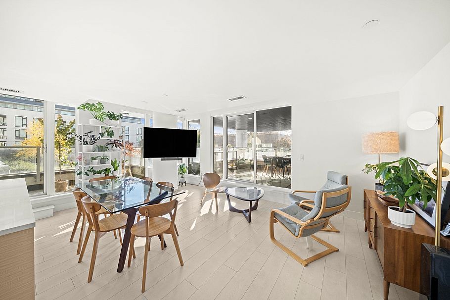 320 3538 Sawmill Crescent Vancouver, BC - 4