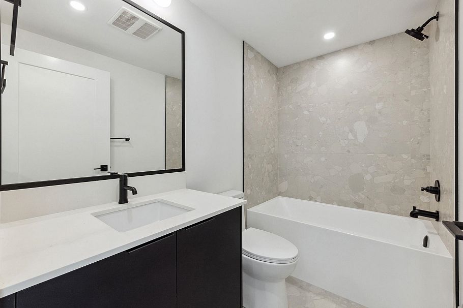 3383 Victoria Drive Vancouver, BC - 25