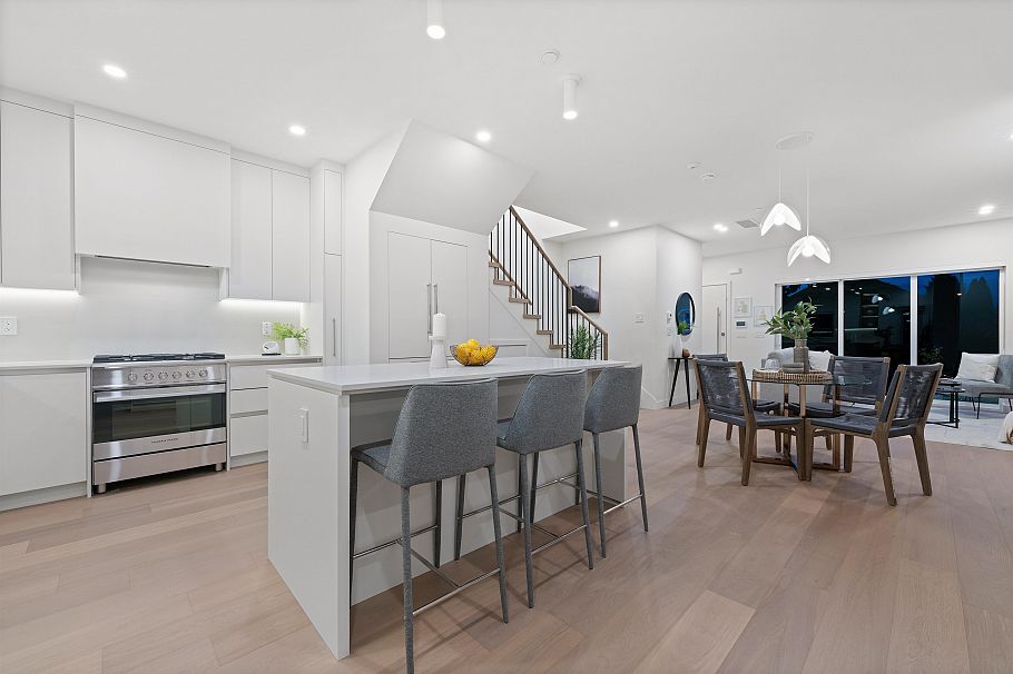 1 1632 E 21st Avenue Vancouver, BC - 9