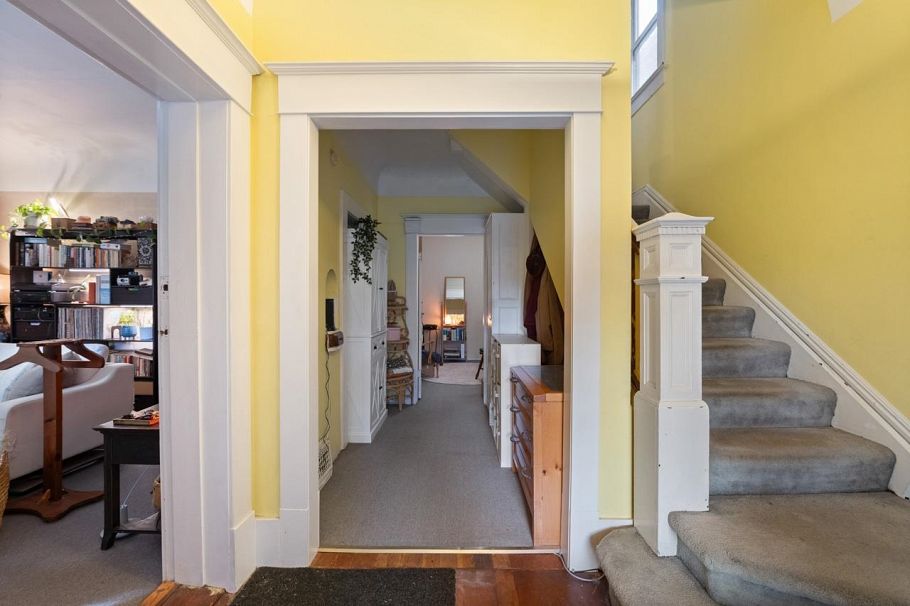 31 W 11th Avenue Vancouver, BC - 3