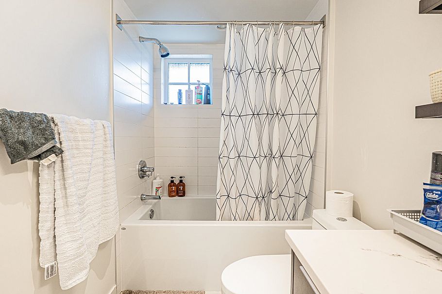 7903 Oak Street Vancouver, BC - 26