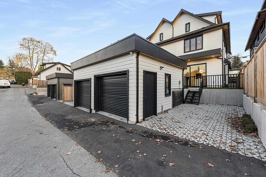 2 4889 Moss Street Vancouver, BC - 40