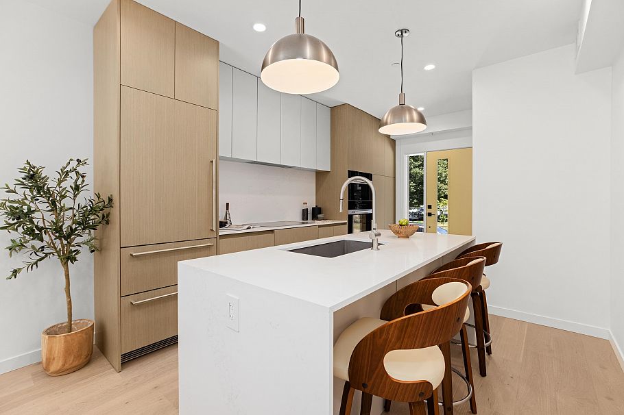 4815 Laurel Street Vancouver, BC - 4