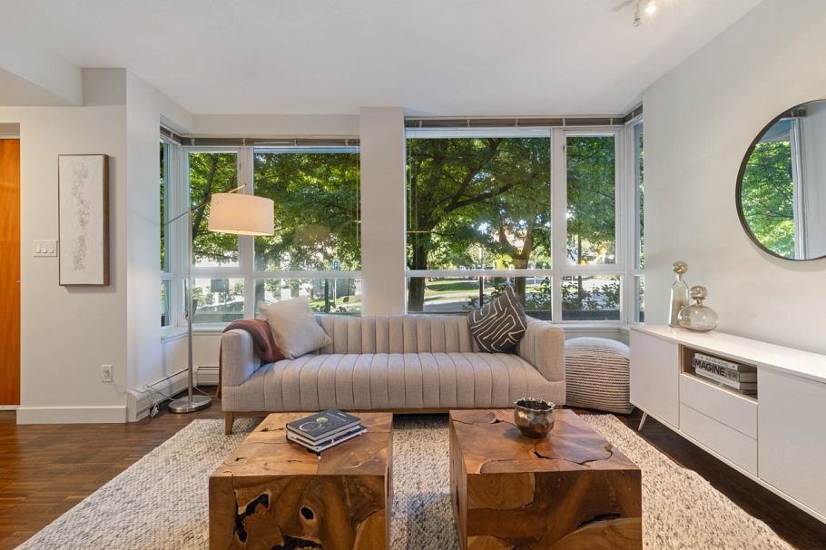 188 Chesterfield Avenue North Vancouver, BC - 3