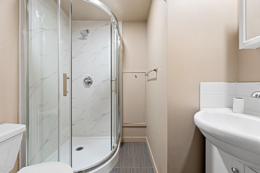 3535 W 47th Avenue Vancouver, BC - 34