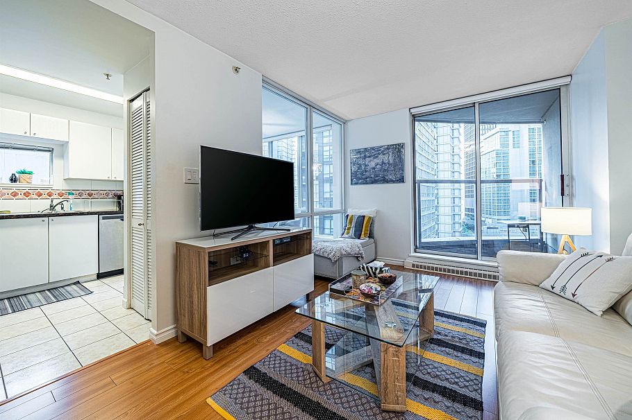 903 1166 Melville Street Vancouver, BC - 2